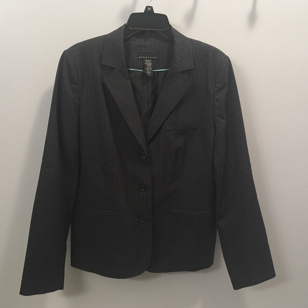 NWOT Navy blue pinstripe Attention blazer size 16